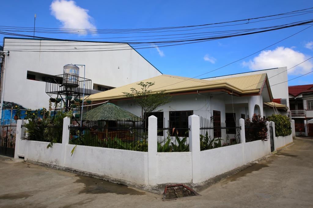 Dee Guest House Мактан Екстер'єр фото