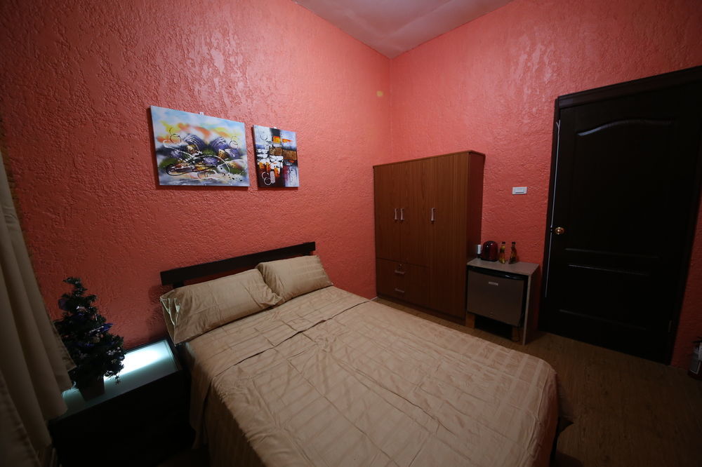 Dee Guest House Мактан Екстер'єр фото