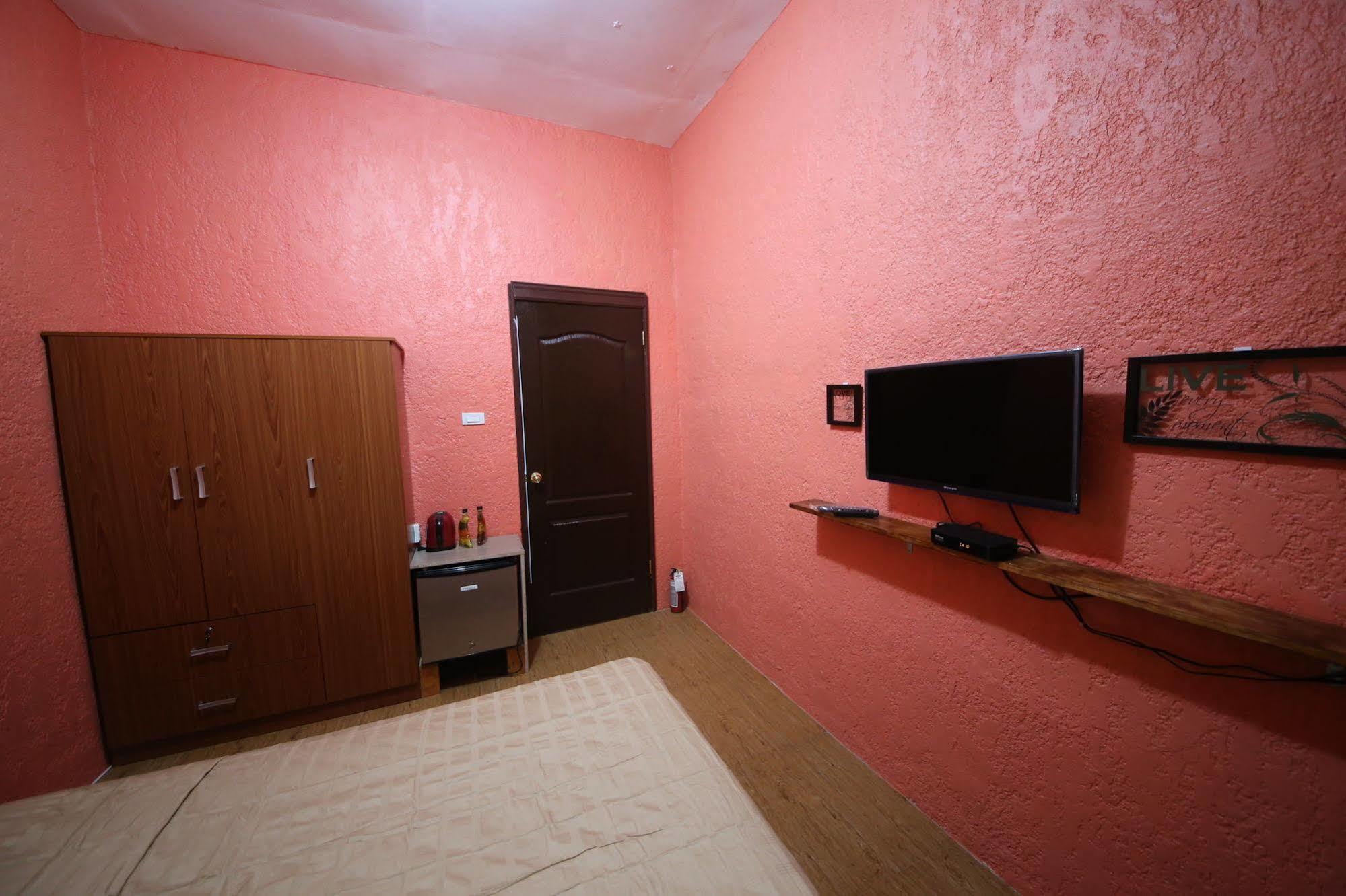 Dee Guest House Мактан Екстер'єр фото