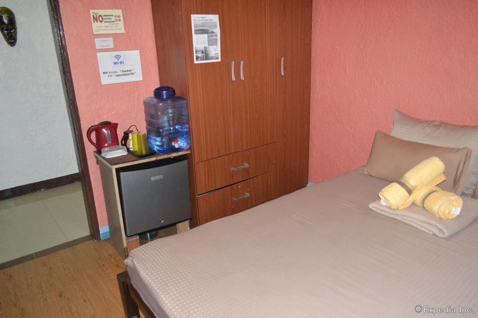 Dee Guest House Мактан Екстер'єр фото
