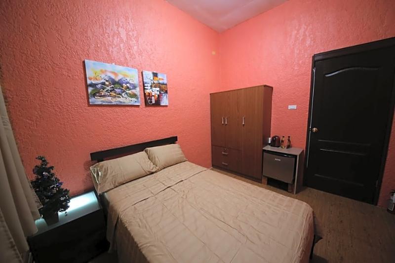 Dee Guest House Мактан Екстер'єр фото